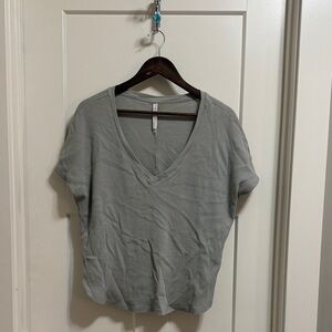 Babaton Light Gray V-Neck Short Sleeve Tee